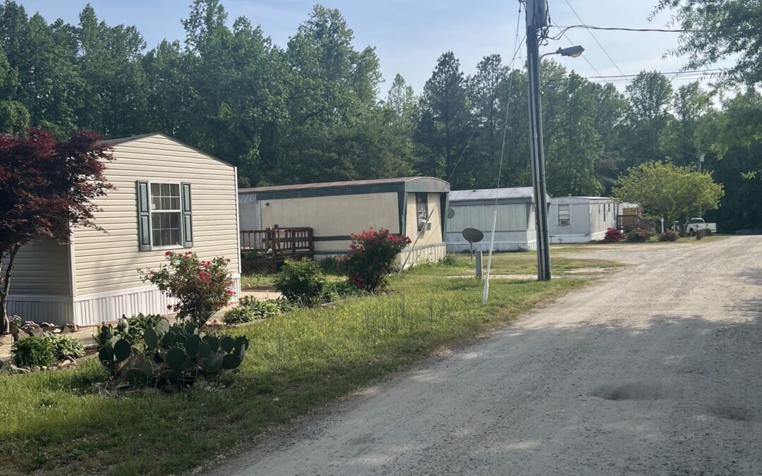 ‘There is a game going on’: Two remaining Bowling Green mobile home park residents befuddled by owner’s latest moves