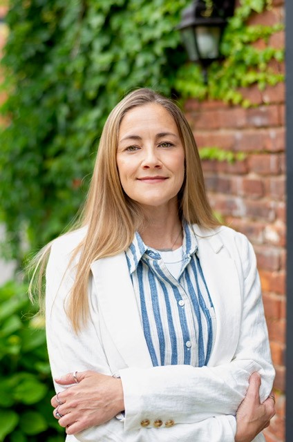 With predecessor’s endorsement, Bowman faces Mon in city treasurer’s race