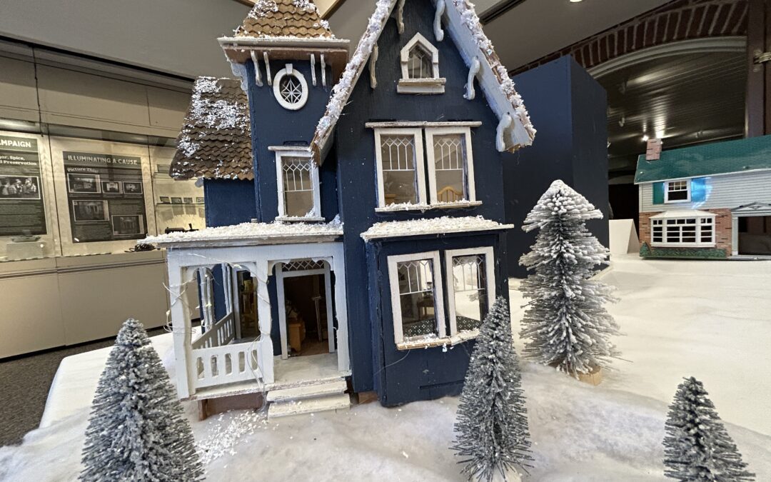 PHOTOS:   Wee Christmas at Kenmore