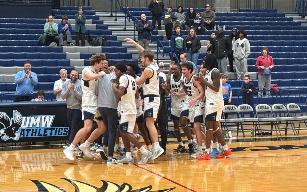 Kahn joins elite company with 400th coaching win