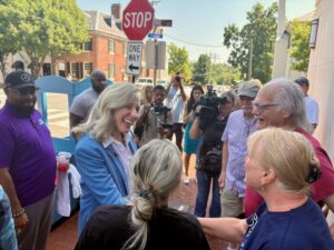 Spanberger presses Congress for AI guardrails as states forge ahead